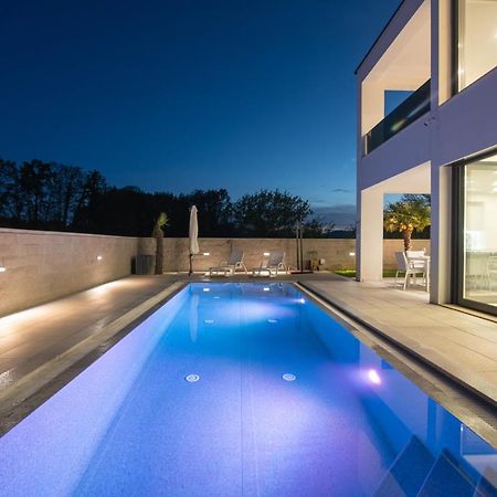 Luxury Villa Weiss - Malinska - Heated Pool - Central Floor Heating In Winter Eksteriør bilde