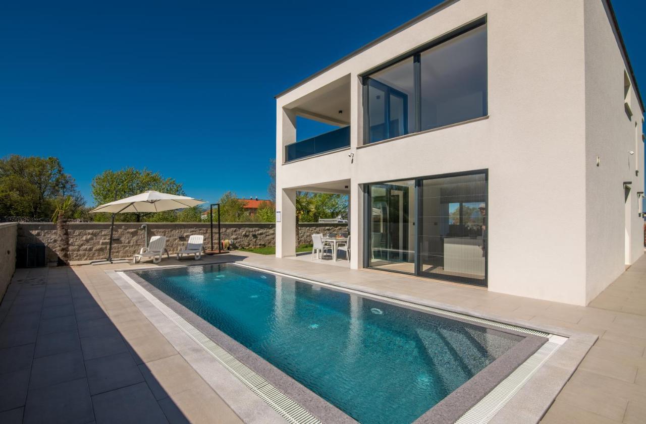Luxury Villa Weiss - Malinska - Heated Pool - Central Floor Heating In Winter Eksteriør bilde