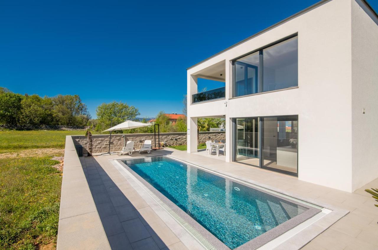 Luxury Villa Weiss - Malinska - Heated Pool - Central Floor Heating In Winter Eksteriør bilde