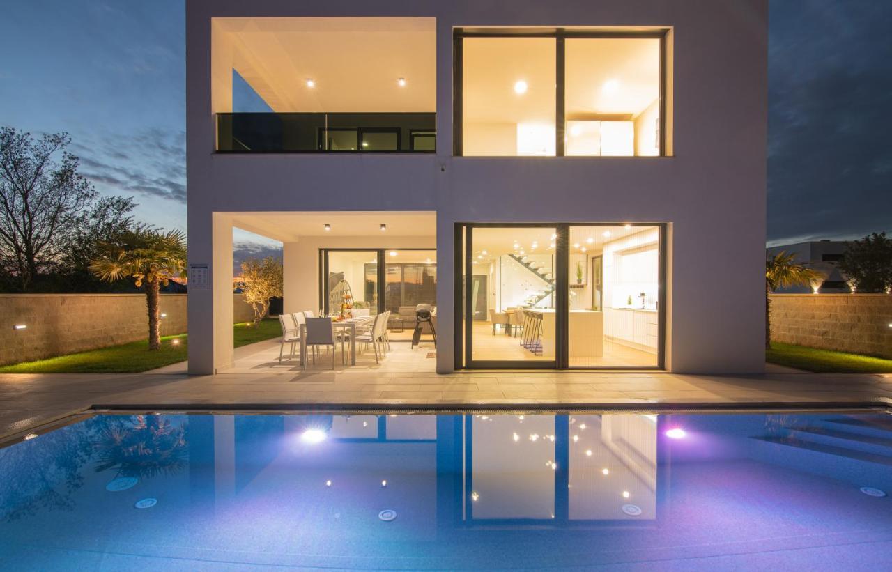 Luxury Villa Weiss - Malinska - Heated Pool - Central Floor Heating In Winter Eksteriør bilde