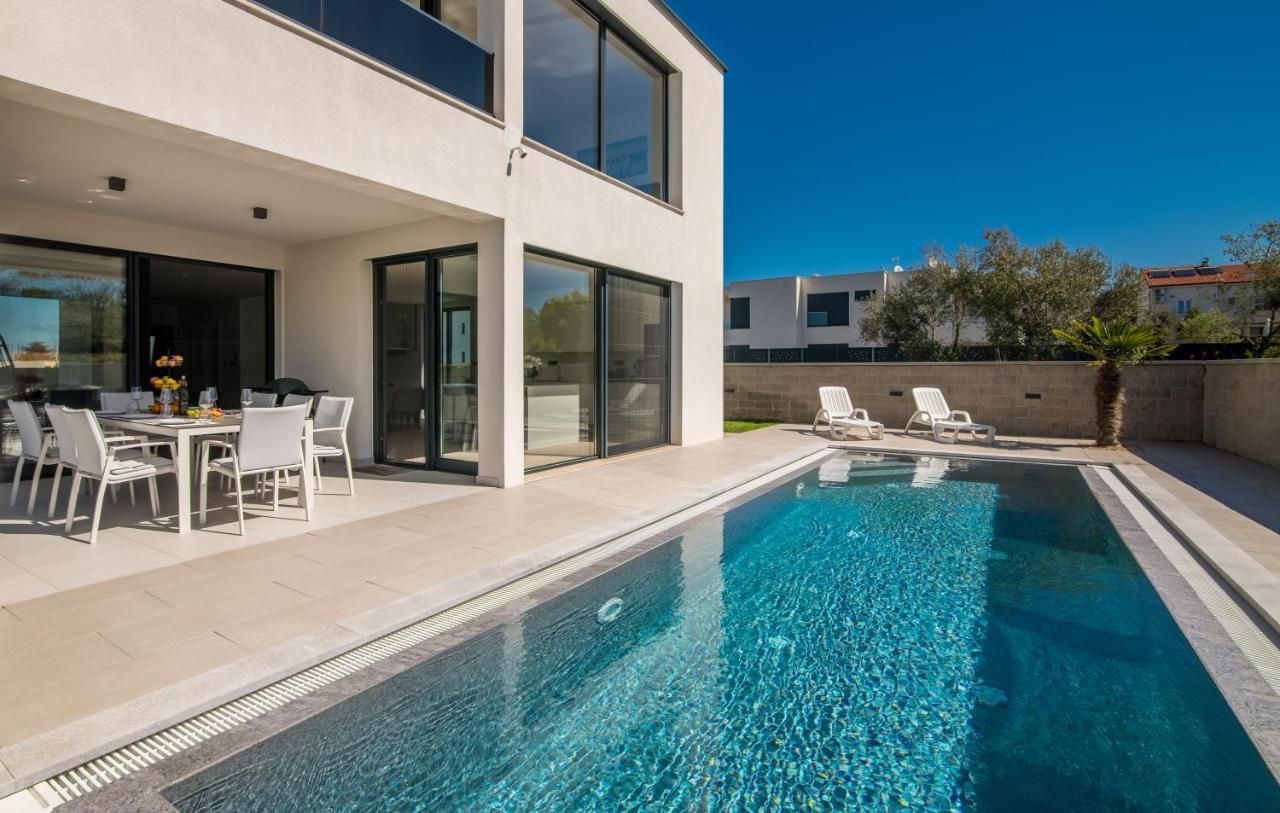 Luxury Villa Weiss - Malinska - Heated Pool - Central Floor Heating In Winter Eksteriør bilde