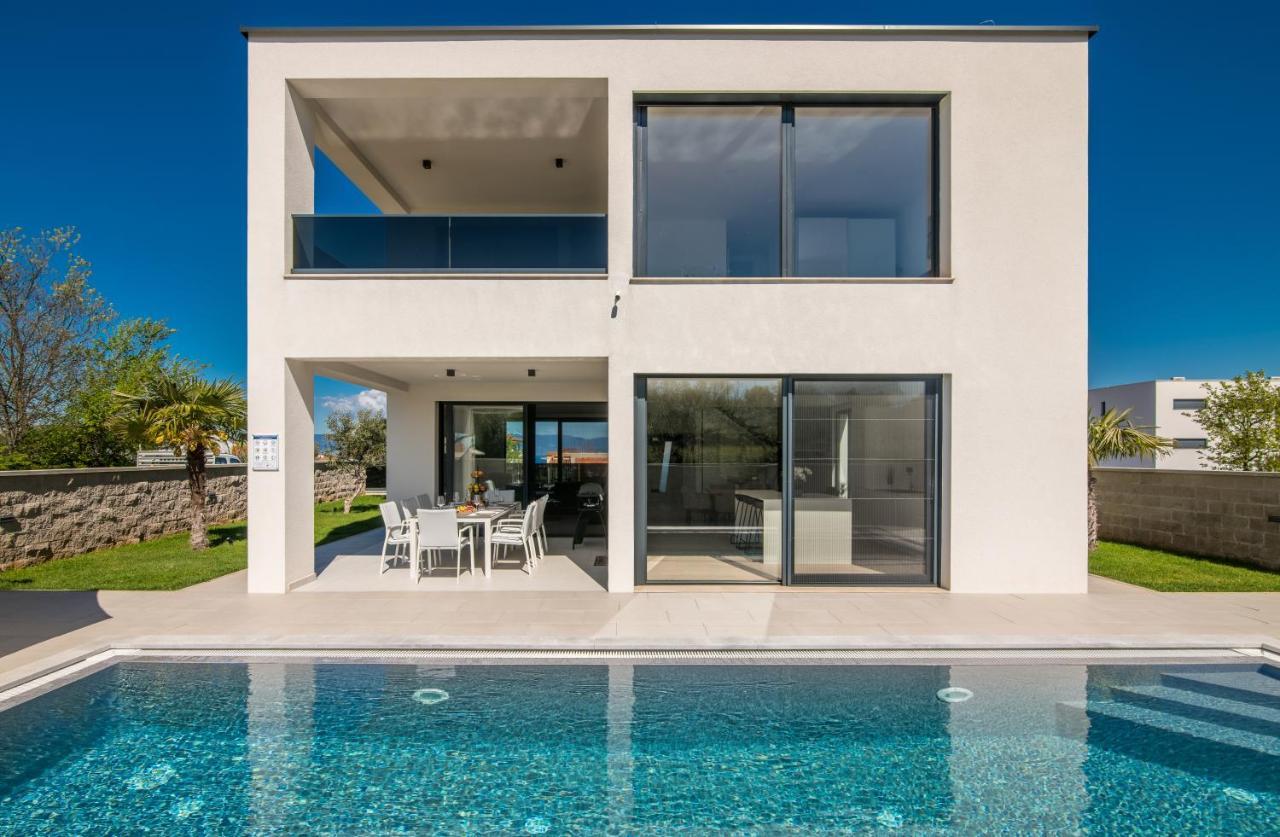Luxury Villa Weiss - Malinska - Heated Pool - Central Floor Heating In Winter Eksteriør bilde