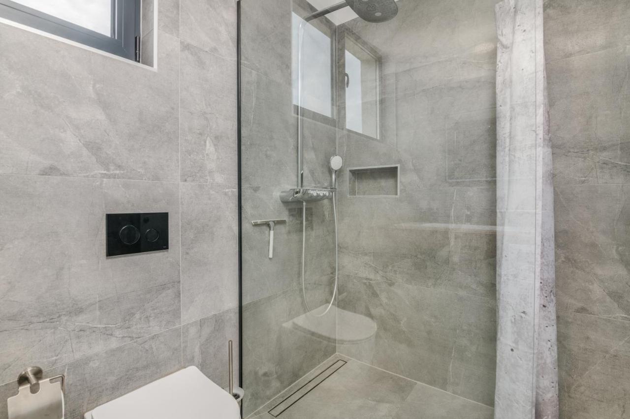 Luxury Villa Weiss - Malinska - Heated Pool - Central Floor Heating In Winter Eksteriør bilde